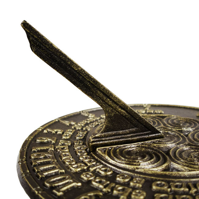 Aluminum Claddagh Sundial & Cast Aluminum Tapered Pedestal