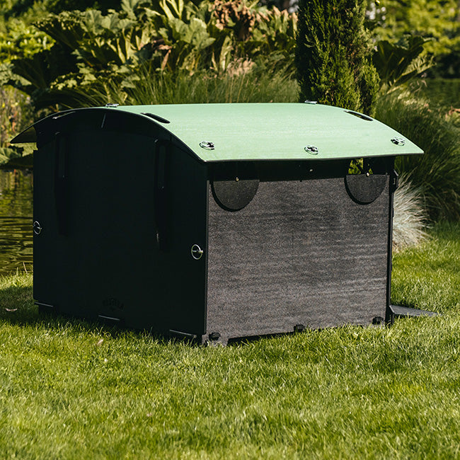 Nestera Duck House, Green and Black