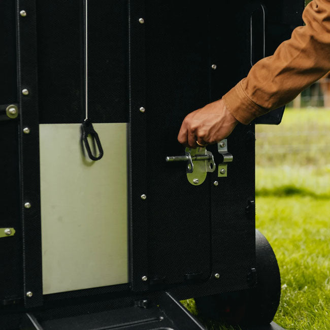 Nestera Chicken Wagon, Green and Black