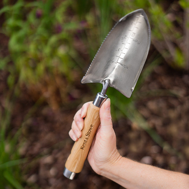 Liberty Raised Garden Bed with Trowel Kit by Prime Retreat